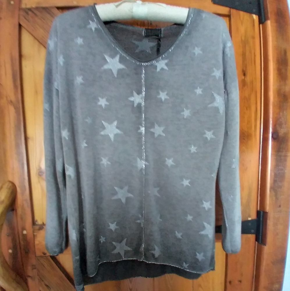 Made in Italy - Soft Knit Top with Sparkly Star Pattern 🇮🇹